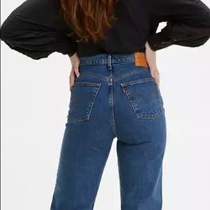 Levis ribcage jeans